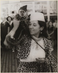 Carl van Vechten. Fania Marinoff, September 5, 1939. Museum of the City of New York. 42.316.347.