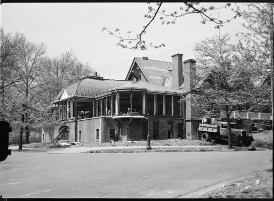 Wurts Bros. (New York, N.Y.). Destruction of the Central Park Casino. 1936. Museum of the City of New York. X2010.7.1.16817.