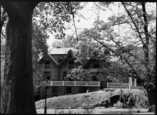 Wurts Bros. (New York, N.Y.). [Destruction of the Central Park Casino.] 1936. Museum of the City of New York, X2010.7.1.16818