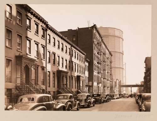 Berenice Abbott (1898-1991). Twentieth Street between Second and First Avenues. 1939. Museum of the City of New York. 40.140.264.