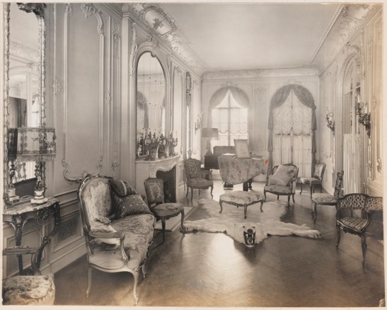 Unknown photographer. Residence of Mrs. David Heller, 4 East 82nd St., N.Y.C. Music room. ca. 1915-1930. Museum of the City of New York.  X2013.139.353B.