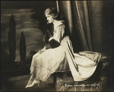 Hixon-Connelly. [Dorothy Dickson in an unidentified production.] 1917. Museum of the City of New York, X2013.42.797