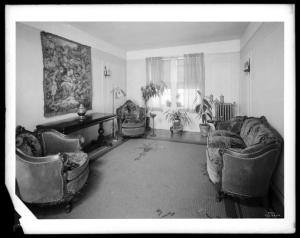 Wurts Bros., (New York, N.Y.), Sedgewick Avenue and Gun Hill Road. Amalgamated Clothing Workers Apartments, interior, 1929. Museum of the City of New York. X2010.7.1.6784