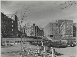 Samuel H. (Samuel Herman) Gottscho (1875-1971), [Harlem River Houses] Court facing Harlem River, 1936. Museum of the City of New York. 41.239.2