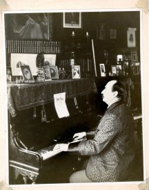 Unknown. [Harry B. Smith at the piano.] ca. 1896. Museum of the City of New York. 61.150.1339.