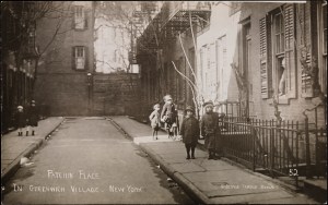 Jessie Tarbox Beals (1870-1942) Patchin Place in Greenwich Village, 1905-1920. Museum of the City of New York. 95.74.8