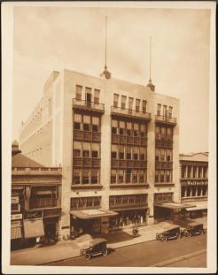 Wurts Bros. (New York. N.Y.). West 125th Street. L. M. Blumstein Store, ca. 1923. Museum of the City of New York, X2010.7.2.21589.