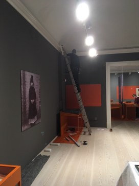 Hanging banners, starting installation