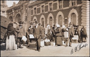 Burt G. Phillips. [Ellis Island.] ca. 1907. Museum of the City of New York. X2010.11.10001